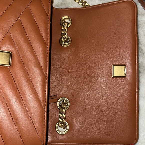 Tory Burch Kira Chevron small convertible shoulder bag - Picture 4 of 8